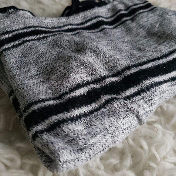 Knit Maternity Sweater - Picture 4 of 4